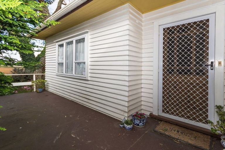 Photo of property in 327 Waiuku Road, Puni, Pukekohe, 2678