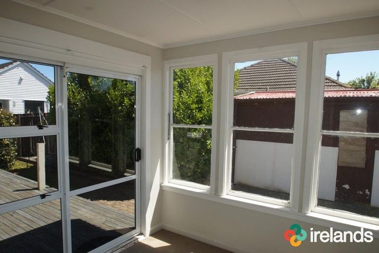 Photo of property in 9 Wilmot Street, Northcote, Christchurch, 8052