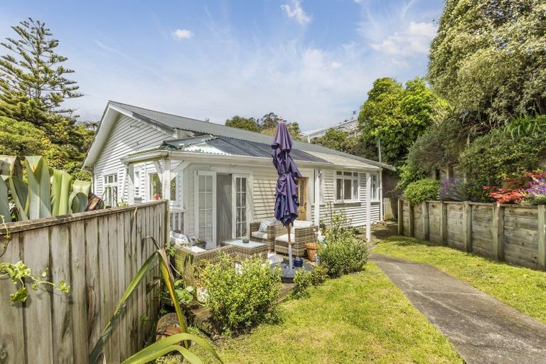 Photo of property in 33 Hanover Street, Wadestown, Wellington, 6012
