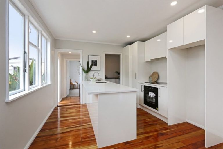 Photo of property in 41 Seddon Crescent, Marewa, Napier, 4110