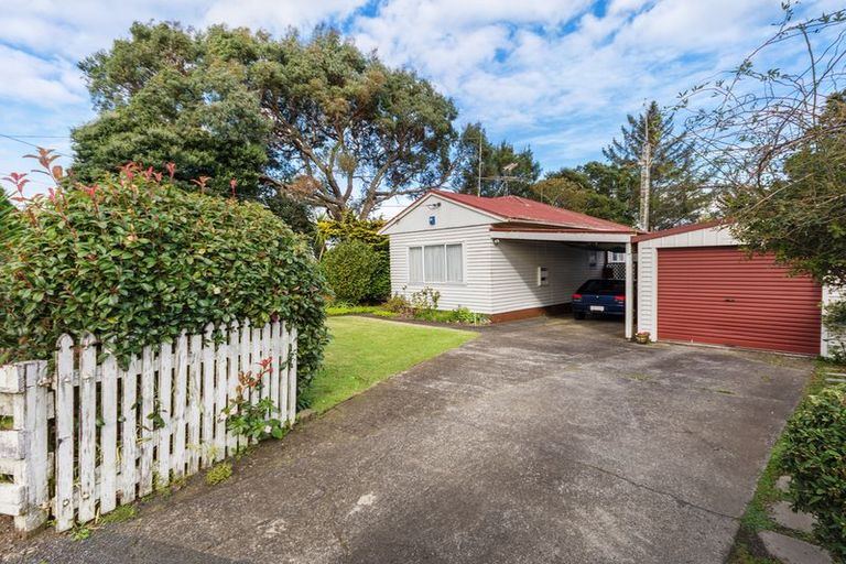 Photo of property in 327 Waiuku Road, Puni, Pukekohe, 2678