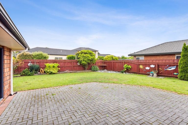 Photo of property in 170 Milne Drive, Paraparaumu, 5032