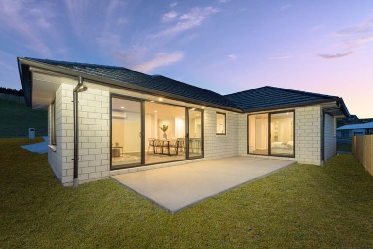 Photo of property in 68 Whakaturou Crescent, Pyes Pa, Tauranga, 3112