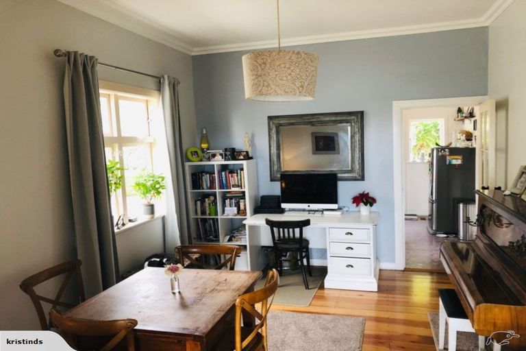 Photo of property in 64 Roseneath Terrace, Roseneath, Wellington, 6011