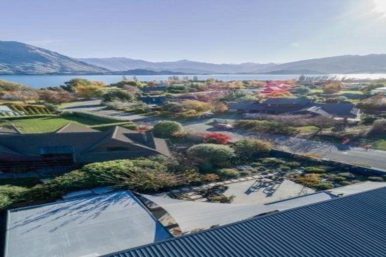 Photo of property in 1 Waimana Place, Wanaka, 9305