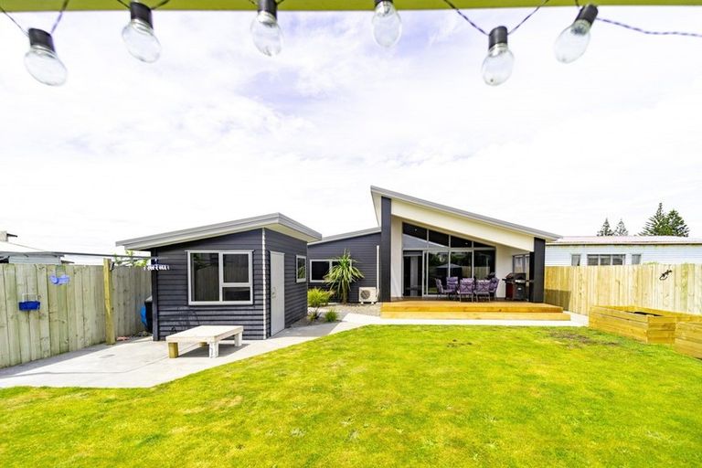 Photo of property in 3 Kamahi Street, Castlecliff, Whanganui, 4501