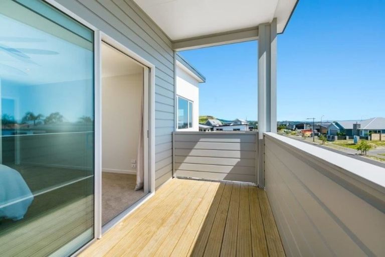 Photo of property in 1 Tuangi Way, Papamoa Beach, Papamoa, 3118