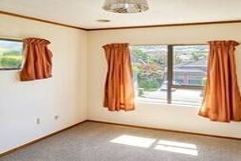 Photo of property in 42 Lakewood Avenue, Churton Park, Wellington, 6037