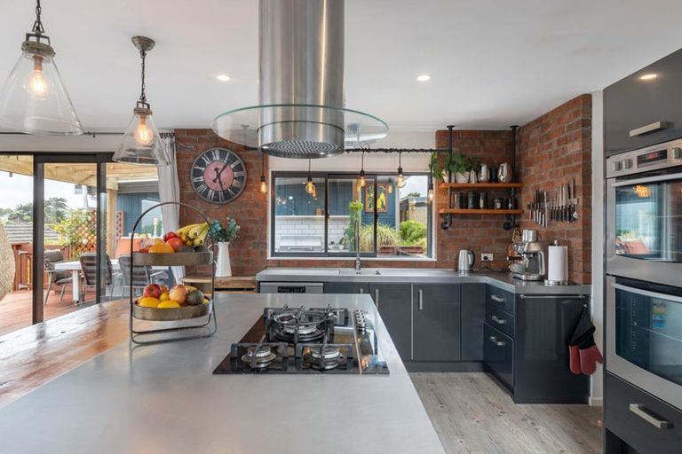 Photo of property in 14a Downes Street, Titahi Bay, Porirua, 5022