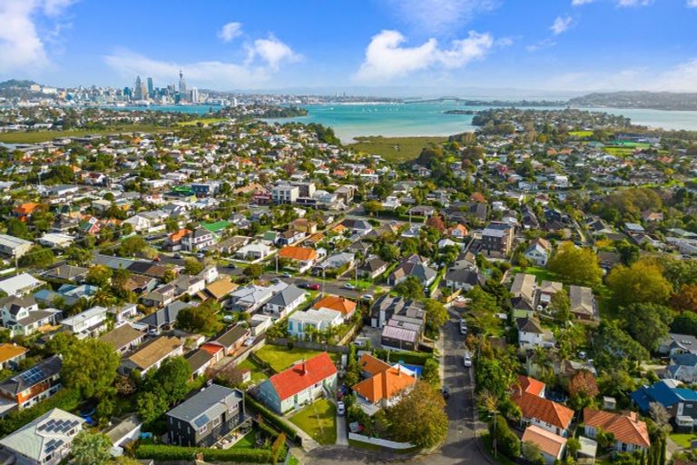 Photo of property in 6/12 Fraser Road, Narrow Neck, Auckland, 0624