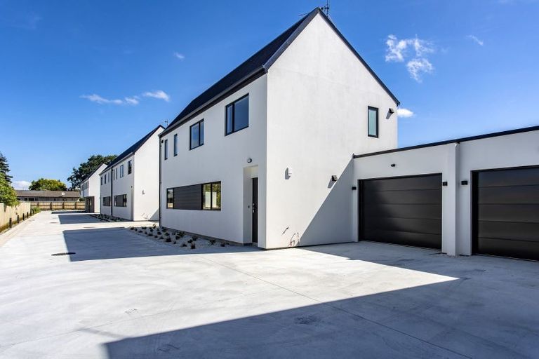 Photo of property in 1/29 Main South Road, Sockburn, Christchurch, 8042