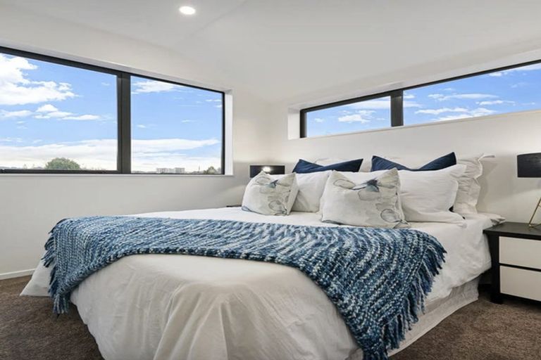 Photo of property in 21d Laura Street, Kelston, Auckland, 0602