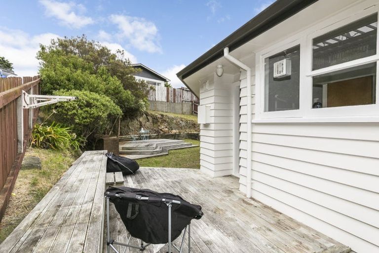 Photo of property in 7 Camrose Grove, Kingston, Wellington, 6021