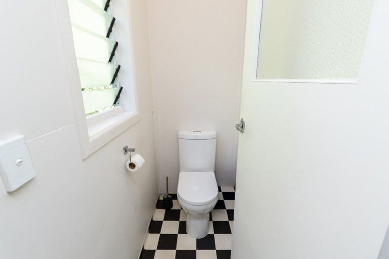 Photo of property in 11 Waiapu Road, Kelburn, Wellington, 6012