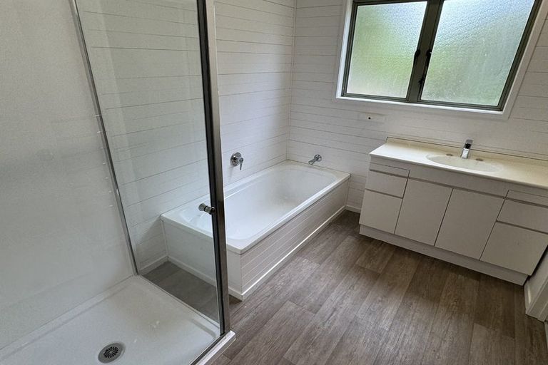 Photo of property in 19 Gilbass Avenue, Hamilton Lake, Hamilton, 3204