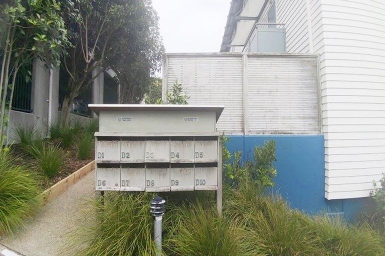 Photo of property in 2d/20 Ian Marwick Place, Birkenhead, Auckland, 0626