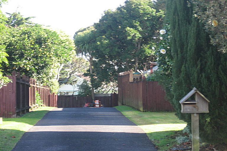 Photo of property in 9 Anich Road, Massey, Auckland, 0614