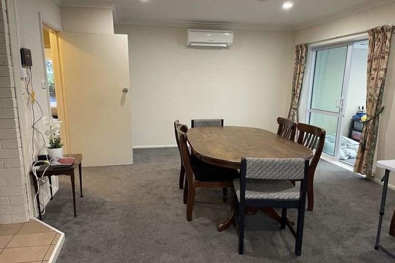 Photo of property in 16 Wychwood Crescent, Bishopdale, Christchurch, 8053