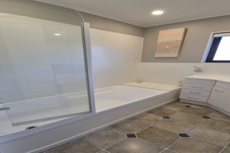 Photo of property in 12 Papakowhai Road, Papakowhai, Porirua, 5024