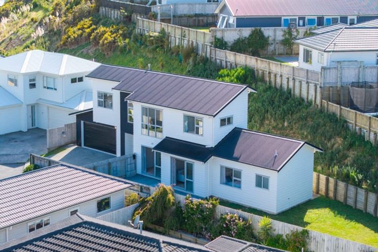 Photo of property in 71 Grenada Drive, Grenada Village, Wellington, 6037