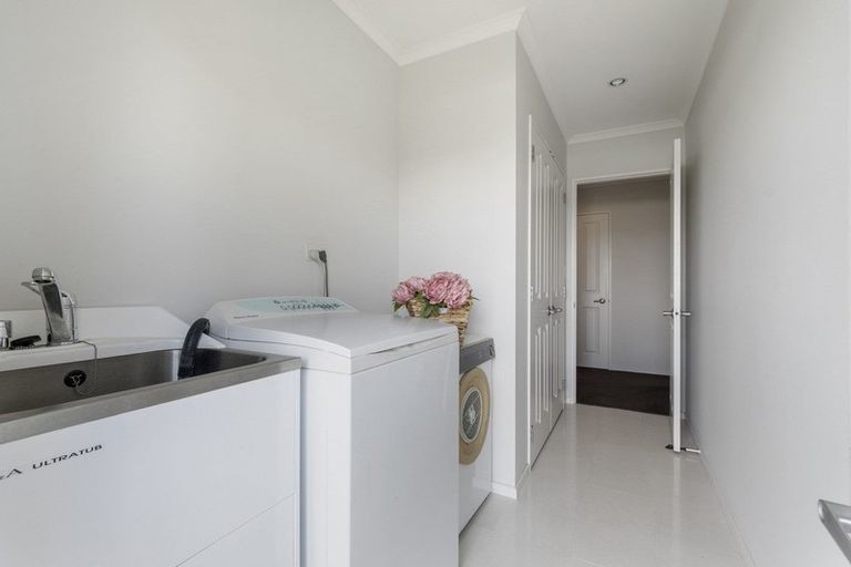 Photo of property in 42 Grace James Road, Pukekohe, 2120