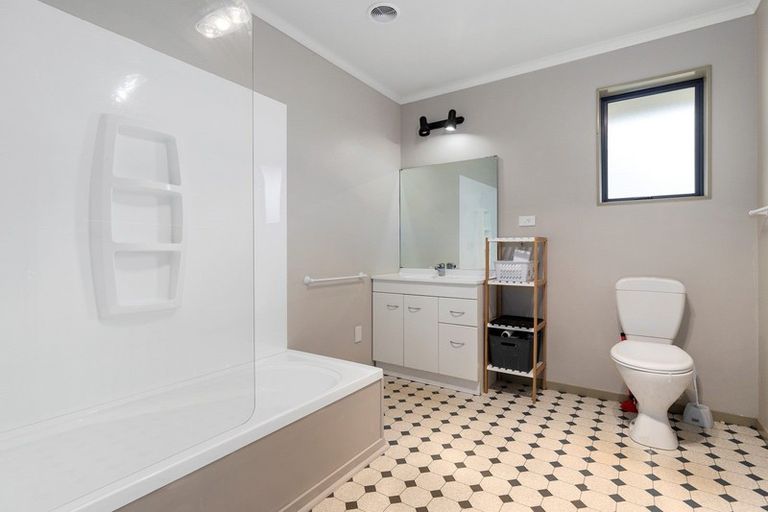 Photo of property in 177 Old Farm Road, Hamilton East, Hamilton, 3216