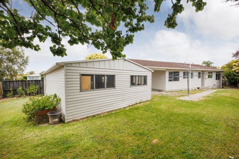 Photo of property in 33 Rhodes Drive, Kelvin Grove, Palmerston North, 4414