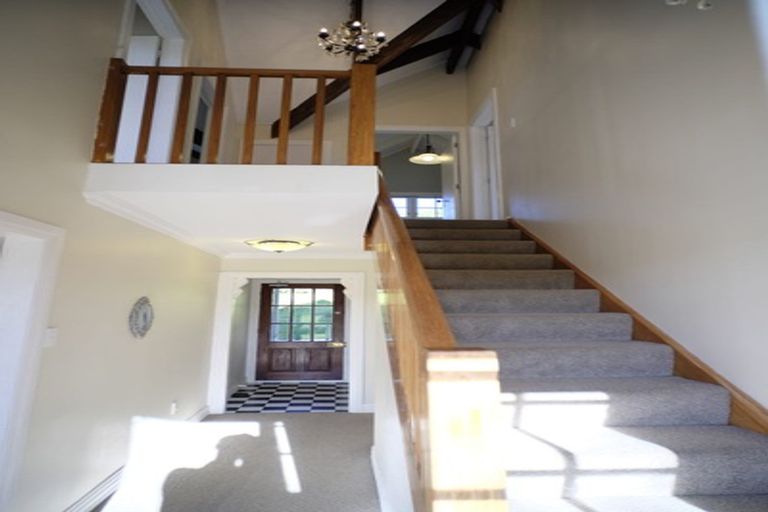 Photo of property in 28 Albatross Close, Whitby, Porirua, 5024