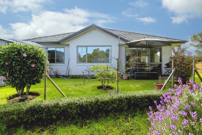 Photo of property in 33 Lakeridge Close, Rangatira Park, Taupo, 3330
