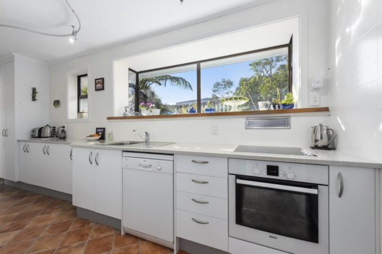 Photo of property in 22 Wilson Grove, Normandale, Lower Hutt, 5010