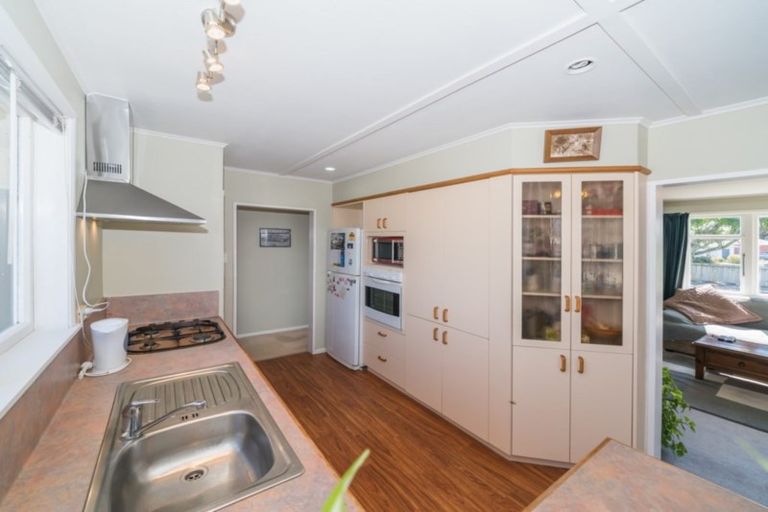 Photo of property in 14 Ellesmere Crescent, Highbury, Palmerston North, 4412