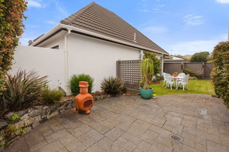 Photo of property in 2/4 Wai-iti Crescent, Woburn, Lower Hutt, 5010