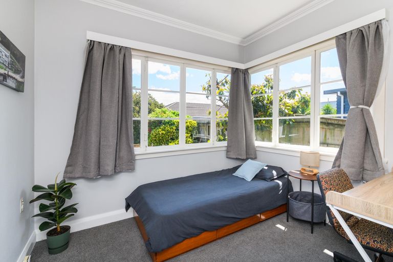 Photo of property in 26 Rangitira Avenue, Palmerston North, 4414