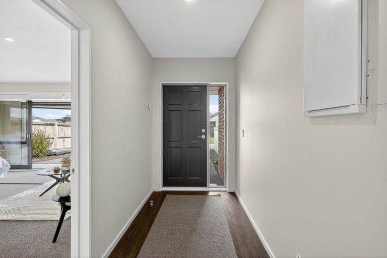 Photo of property in 15 Saint Peters Close, Woolston, Christchurch, 8062