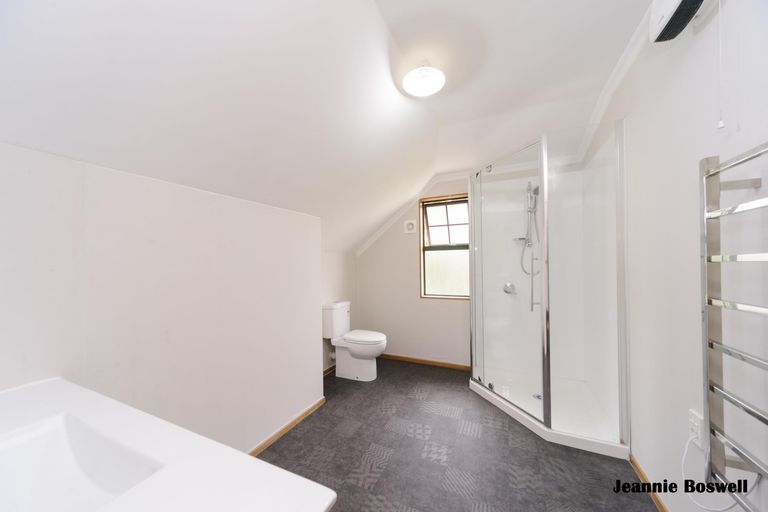 Photo of property in 5 Rangitira Avenue, Palmerston North, 4414