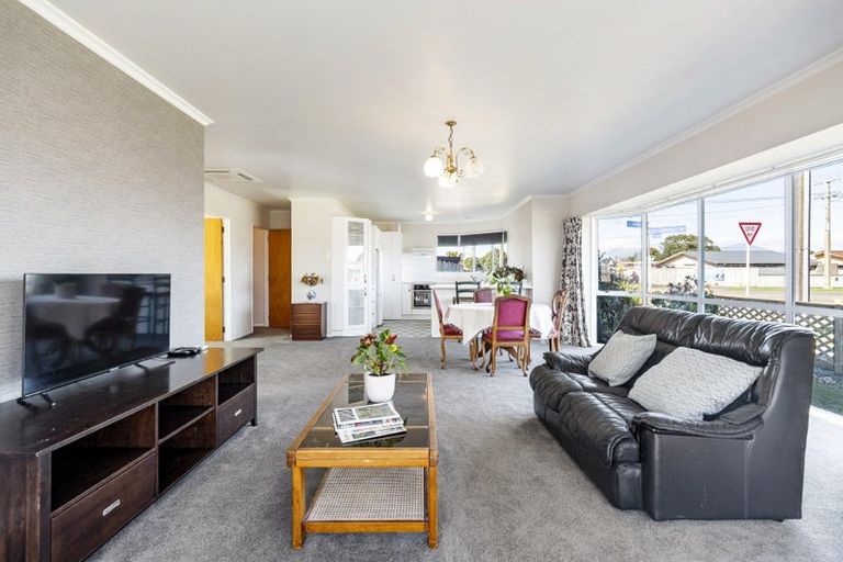 Photo of property in 1/39 Sackville Street, Fitzroy, New Plymouth, 4312