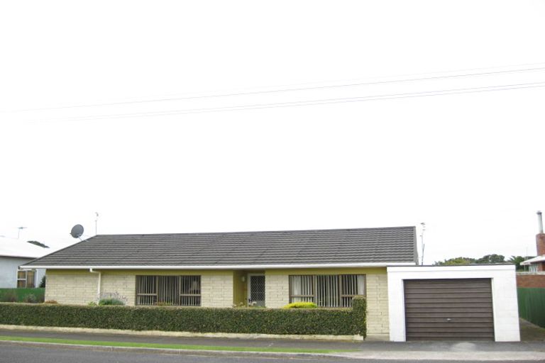 Photo of property in 3/5 Baring Terrace, Strandon, New Plymouth, 4312