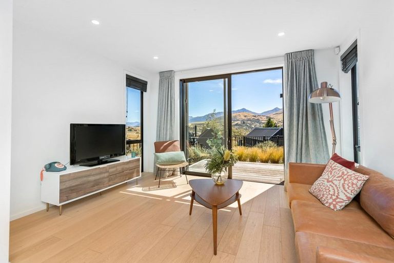 Photo of property in 12 Mckenzies Shute, Jacks Point, Queenstown, 9371