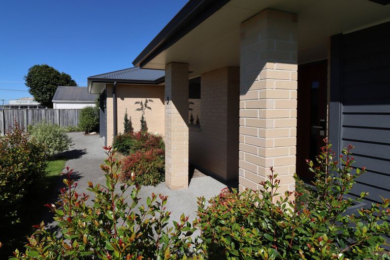 Photo of property in 3 Hereford Drive, Carterton, 5713