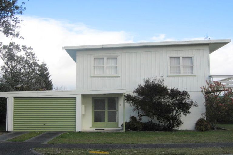 Photo of property in 8 Pokaka Crescent, Wharewaka, Taupo, 3330