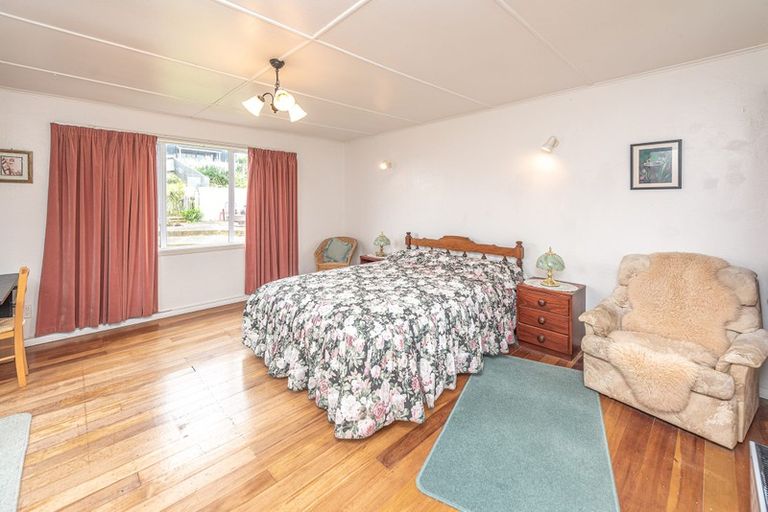 Photo of property in 22 Egmont Street, Castlecliff, Whanganui, 4501