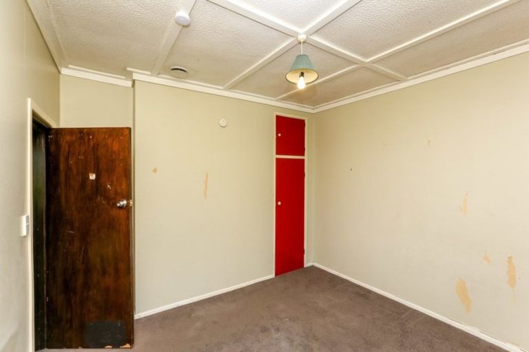 Photo of property in 115 Mangorei Road, Merrilands, New Plymouth, 4312