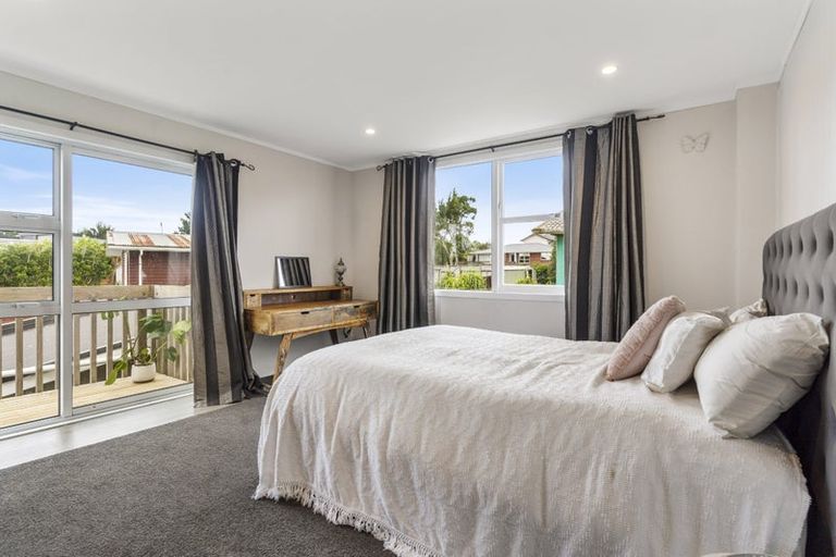 Photo of property in 37 Whitford Road, Howick, Auckland, 2014