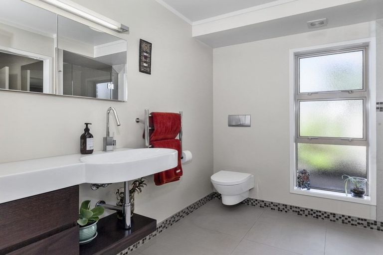 Photo of property in 2 Waimanu Place, Point Wells, Warkworth, 0986