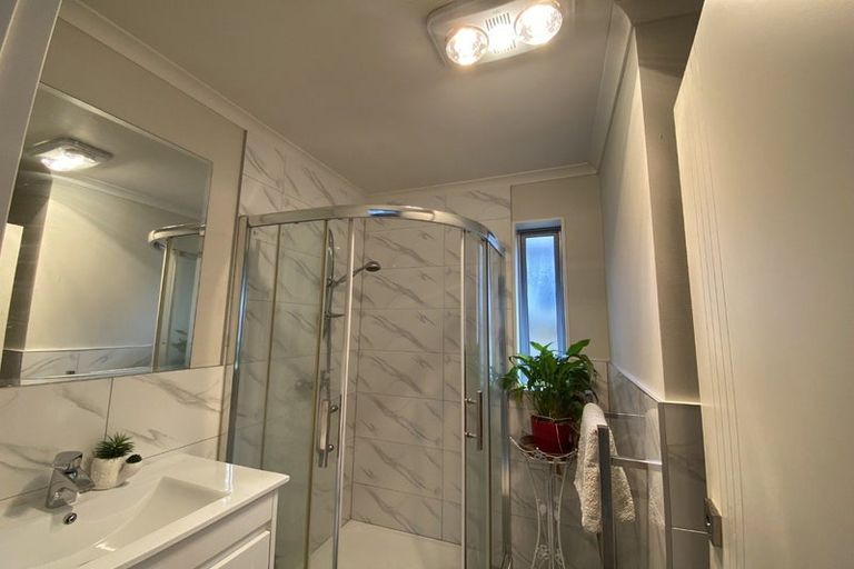 Photo of property in 18 Whekau Drive, Takanini, 2112