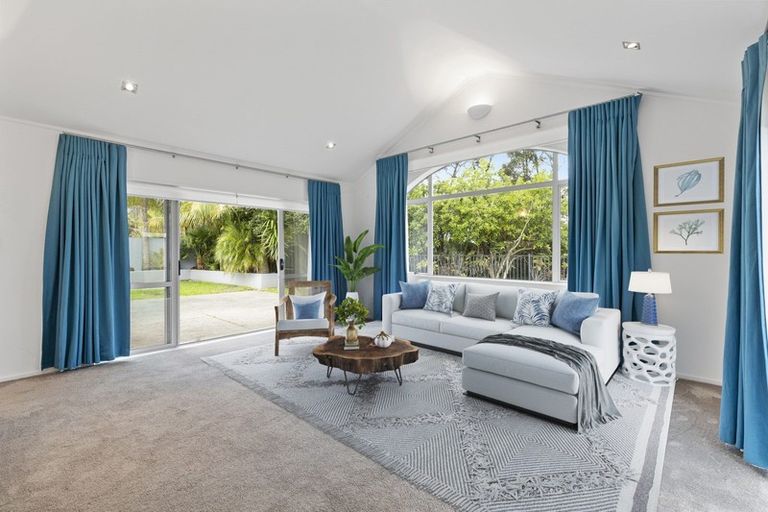 Photo of property in 38 Kittiwake Drive, Schnapper Rock, Auckland, 0632
