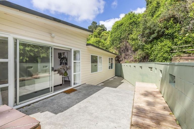 Photo of property in 6 Saint Annes Square, Tawa, Wellington, 5028