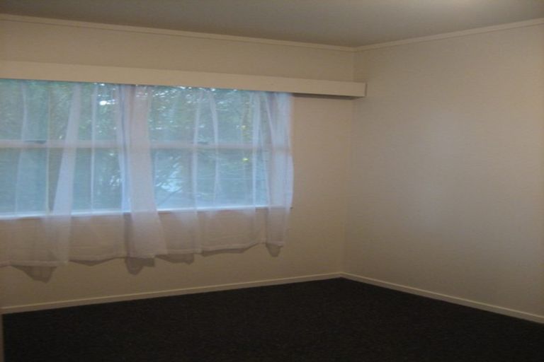 Photo of property in 1/200 Te Atatu Road, Te Atatu South, Auckland, 0610