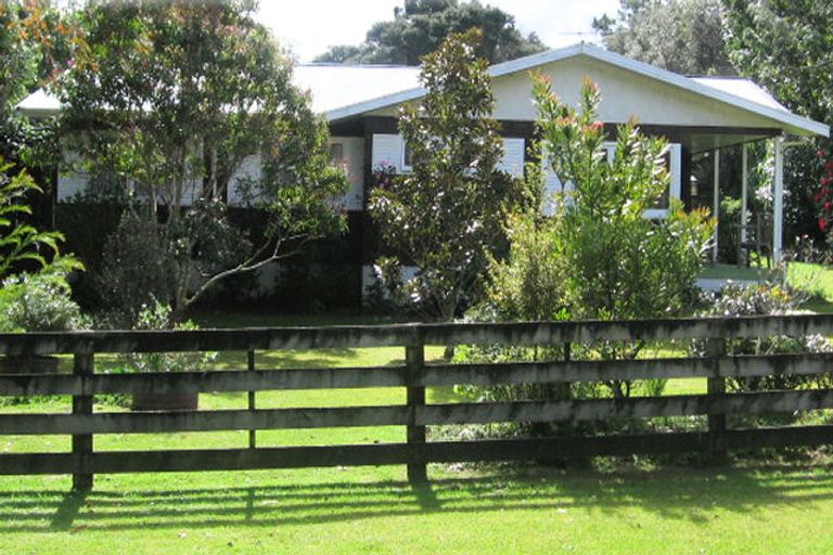 Photo of property in 140 Kelso Lane, Coromandel, 3506