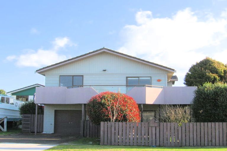 Photo of property in 1/1294 Papamoa Beach Road, Papamoa Beach, Papamoa, 3118